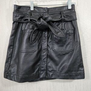 tgla vegan leather snap front skirt with pockets and tie belt woman's size small